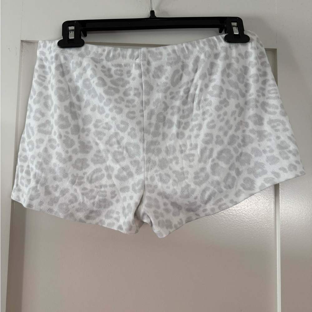 SKIMS White Leopard-Print Sleep Shorts - Picture 3 of 4